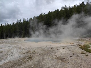 yellowstone geothermal park