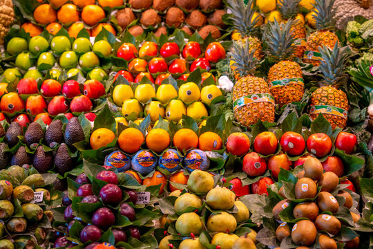 fruits pomme ananas march&eacute; market boqueria barcelone barcelona 