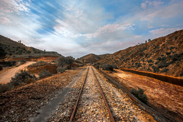 Vecchia ferrovia nei pressi di Rio Tinto, Spagna - obrazy, fototapety, plakaty