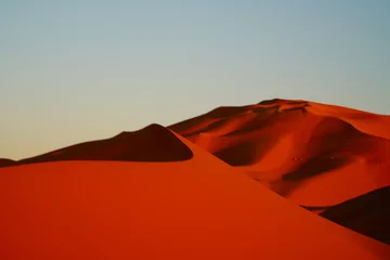 Fototapete Rund Tiefrot sunset in the desert  © Ran