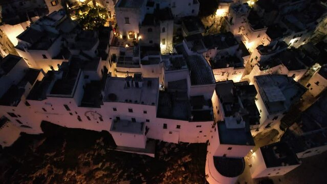 Vista aerea di Ostuni la citt&agrave; bianca al tramonto, nella valle d'itria in puglia
