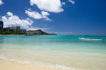 Fototapeta premium boat over sea with diamond head