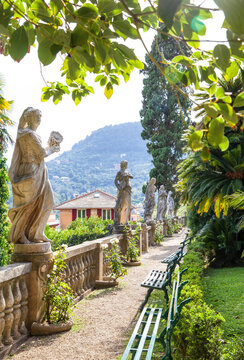 2022-10-04 Villa Durazzo-Centurione. Santa margherita ligure Italy. Alley with antique statues.