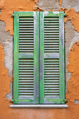 Alter Fensterladen in Spanien