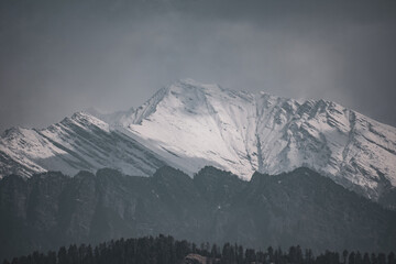Fototapeta na wymiar Snow covered mountains