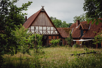 Idyllischer alter Bauernhof in Niedersachsen, Deutschland