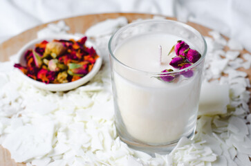Soy Candle and Natural Soy Wax, Handmade Scented Candle with Rose in Glass