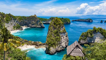 Fototapete Bali Aerial beautiful scenery view of Tree House (Rumah Pohon), at Atuh Beach, Nusa Penida, Bali, Indonesia