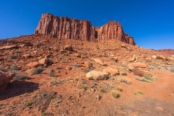hiking the murphy trail loop in the island in the sky in canyonlands national park, usa