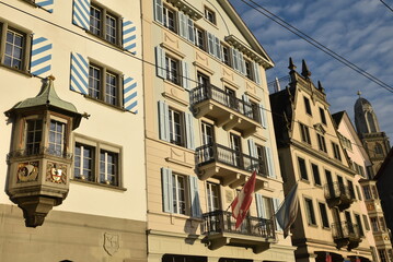 Fototapeta na wymiar Façades dans le vieux Zurich. Suisse