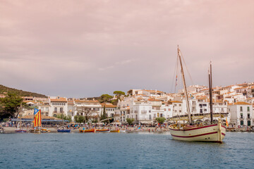 Fototapeta na wymiar view of the fishing village of Cadaques from the sea