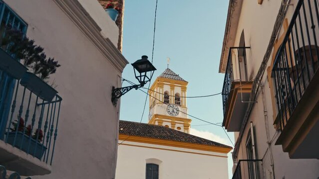 Handheld shot of the church in Marbella center