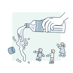 ペットボトルから水がこぼれる。それを眺める人々