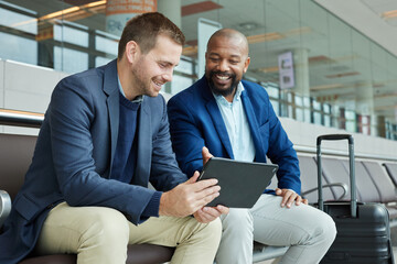 Airport, business team people and tablet talking of flight schedule, travel news or fintech management. Happy investment black man, international partner and digital technology for immigration advice - obrazy, fototapety, plakaty