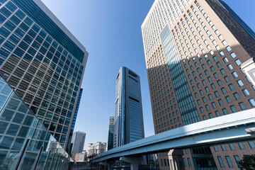 Fototapeta na wymiar 東京汐留の高層ビル群の風景