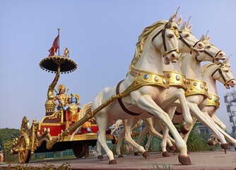 Statue of Indian chariot with horses. 