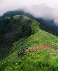 Balathuduwa and Gommolli Kanda are situated close to Kalupahana and facing the Badulla Colombo main road. They are the 13th and 14th highest peaks in Sri Lanka.