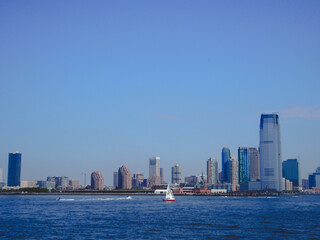 Fototapeta na wymiar 船上からのニュージャージーの風景