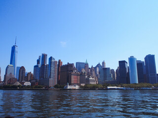 Fototapeta na wymiar 船上からのマンハッタンの景色