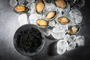 abalone
shellfish
clam
seafood
aquatic products
Abalone dish
fresh
Seaweed