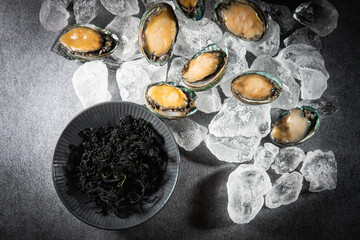 abalone
shellfish
clam
seafood
aquatic products
Abalone dish
fresh
Seaweed