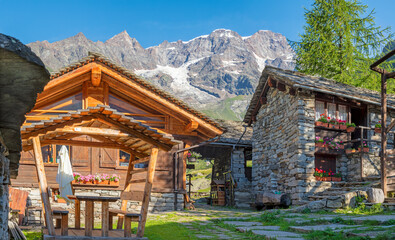 The Punta Gnifetti or Signalkuppe, Parrotspitze, Ludwigshohe, Piramide Vincent peaks from Rifugio...