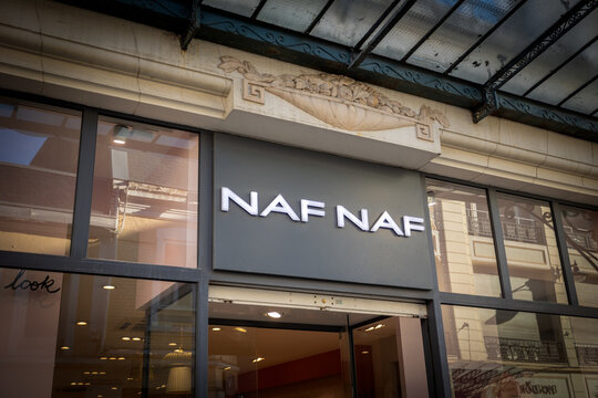 Saint-Quentin - France - 14 février 2023 - devanture d'un commerce de vêtement de marque Naf naf dans une rue piétonne du centre-ville