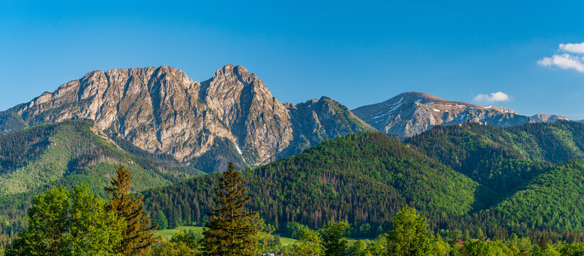 Poland 2022. Beautiful view on the snow Tatry. Zakopane, Giewont, Kasprowy Wierch, Swinica, Rysy, Kresanica.