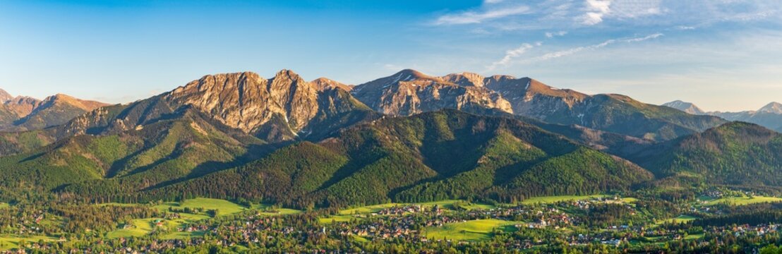 Fototapeta Poland 2022. Beautiful view on the snow Tatry. Zakopane, Giewont, Kasprowy Wierch, Swinica, Rysy, Kresanica.