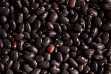 Granos de frijol negro en plano cerrado