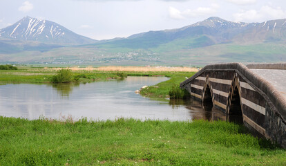 Fototapeta premium Located in Van, Turkey, the Bendi Mahi Bridge was built in the 13th century.