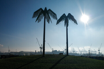 Deutschland, Hamburg, Park Fiction mit Blick zum Hafen  - Stock-Fotografie