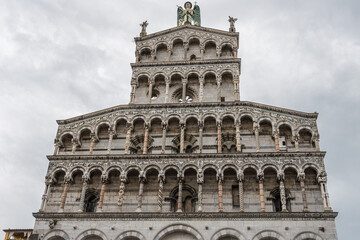 Lucca is Italy city located in Tuscany.
