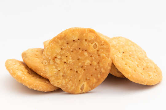 Namkeen Masala Mathri Also Called Matthi, Mathiya, Mathi, Farsi Poori, Farsan, Pharsaṇ Or Mathari Is Famous Tea Time Gluten Free Snacks Consumed Mostly During Festivals Like Diwali, Holi, Karwa Chauth