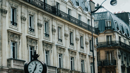 Fototapeta na wymiar On the Streets of Paris 