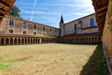 Cloître du Couvent des Carmes, La Rochefoucauld-en-Angoumois, Charente, France