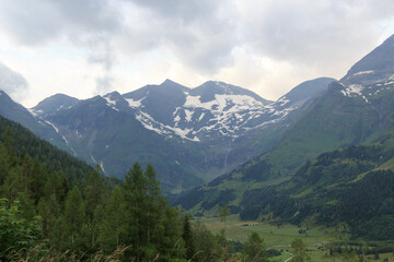 Fototapeta na wymiar Mountain panorama at Grossglockner High Alpine Road, Austria