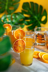 Naklejka premium beach citrus drinks on a warm background
