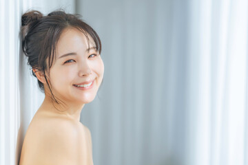 女性の美容イメージ　スキンケア　エステサロン