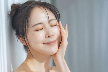 美容鍼灸は痛い？町田市のBIHADAが解説する美容鍼灸の効果と痛みの感じ方