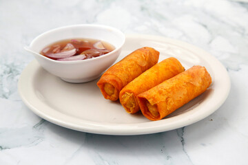 Freshly cooked Filipino food called Lumpiang Toge