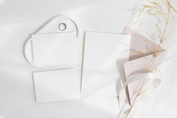 Set cards mockup 5x7 and 3,5x5 with pink envelope