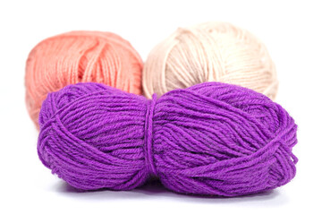 Bunte Strickwolle in einer Nahaufnahme