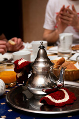 théière marocaine, petit déjeuner