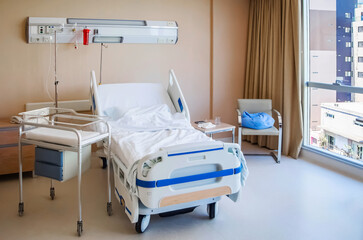 Hospital bed and place for a newborn in a perinatal center.