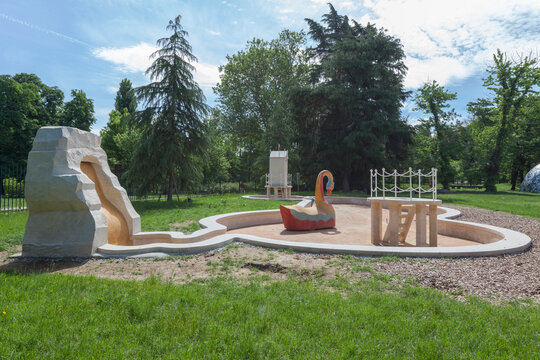 Milano. Parco Sempione. Bagni Misteriosi di De Chirico