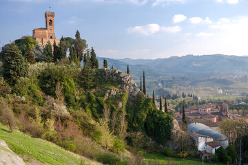 Brisighella, Ravenna. Torre dell' Orologio sulla collina sopre la cittadina
