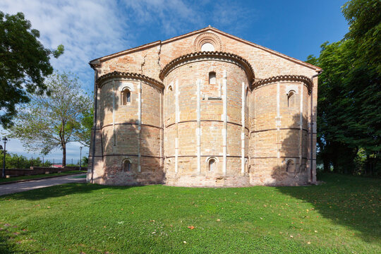 Pollenza, Macerata. absidi dell' Abbazia di Santa Maria di Rambona
