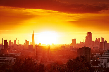 Fototapeta na wymiar Skyline London im Abendlicht