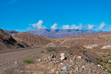 Montaña de formas y colores distintos, Fiambala, Catamarca, Argentina